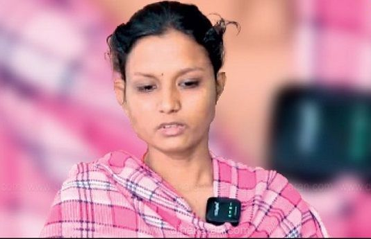 மகன் இறப்பை வைத்து சிலர் பணம் பறிக்க தந்தை பெயரில் உச்சநீதிமன்றத்தில் வழக்கு: விஜய் பிரசாரத்தில் பலியான சிறுவனின் தாய் பகீர் குற்றச்சாட்டு!!